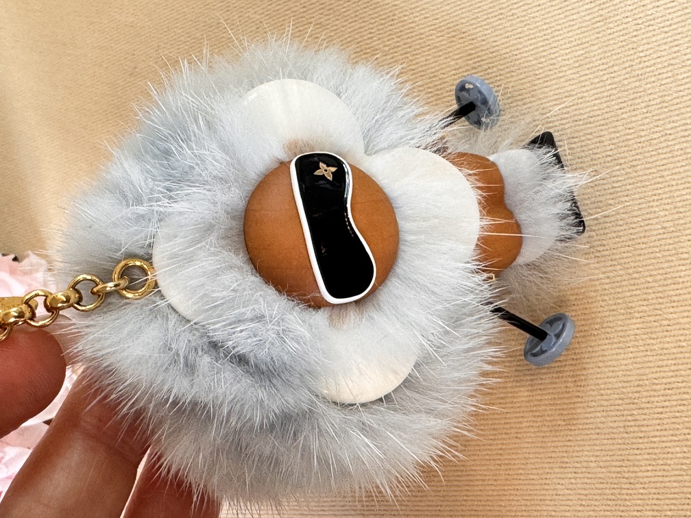 Taschenschmuck Vivienne Skier