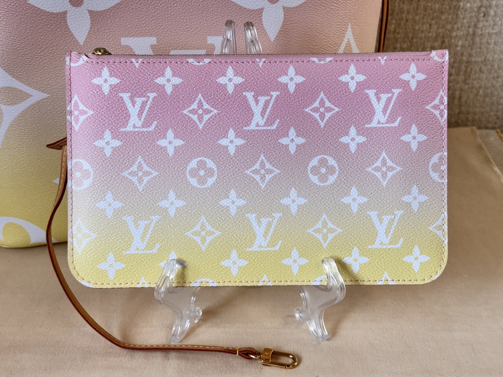 Neverfull By The Pool pink