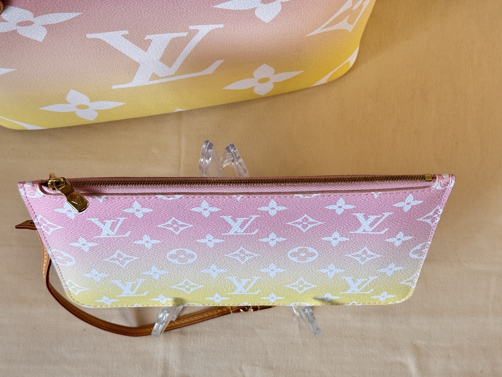 Neverfull By The Pool pink