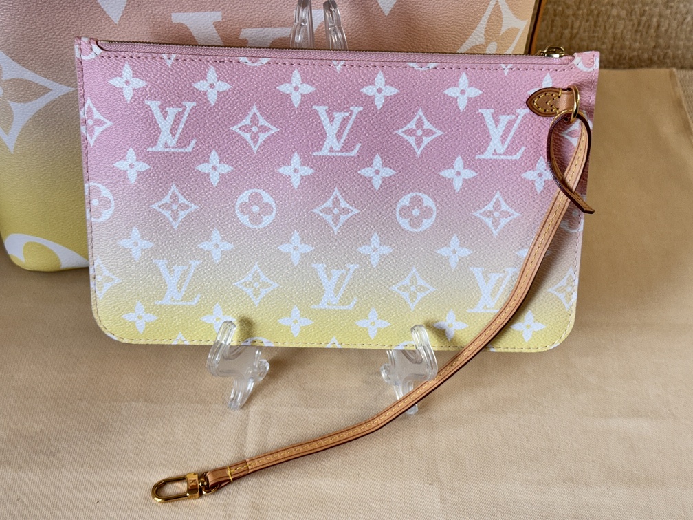 Neverfull By The Pool pink