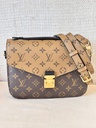 Pochette Metis Monogram Reverse