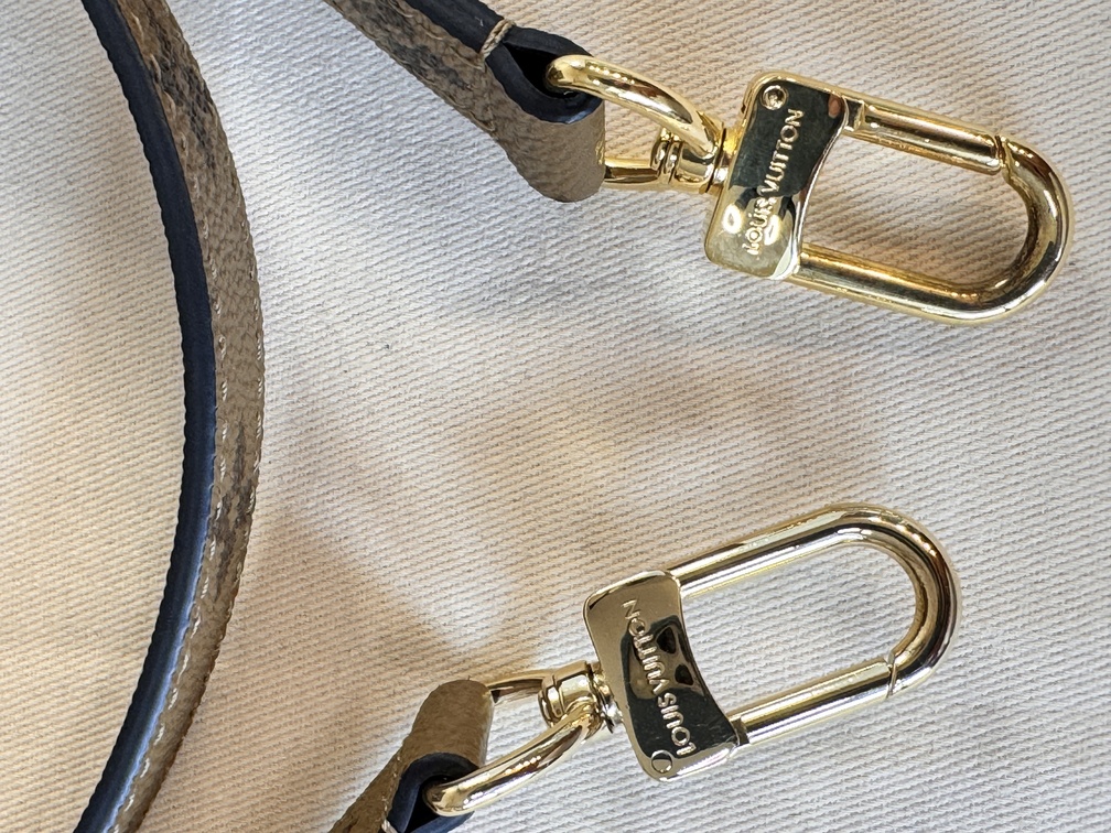 Pochette Metis Monogram Reverse