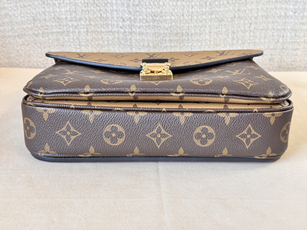 Pochette Metis Monogram Reverse