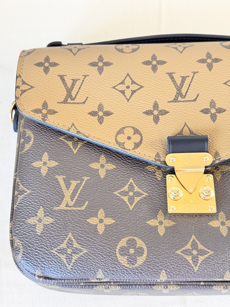 Pochette Metis Monogram Reverse