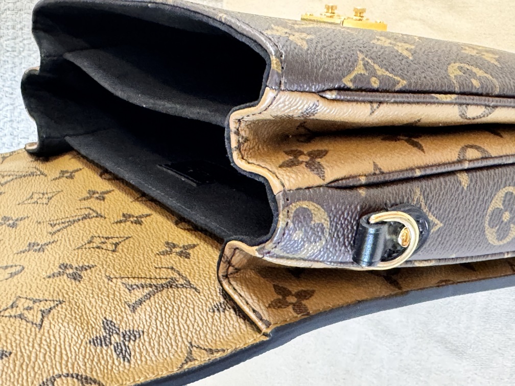 Pochette Metis Monogram Reverse