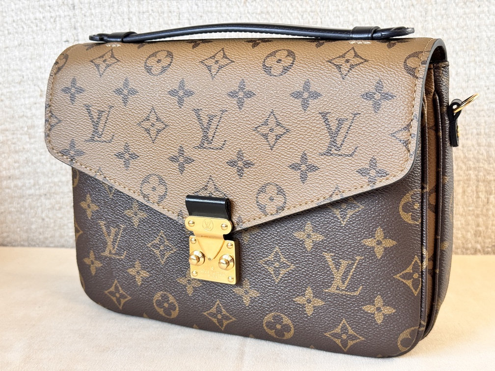 Pochette Metis Monogram Reverse