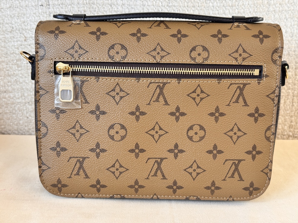 Pochette Metis Monogram Reverse