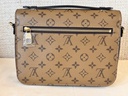 Pochette Metis Monogram Reverse