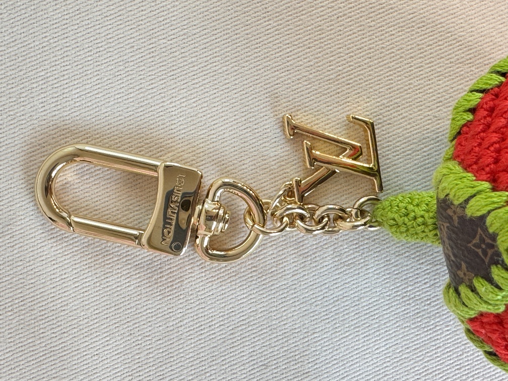 Taschenschmuck Erdbeere Crochet