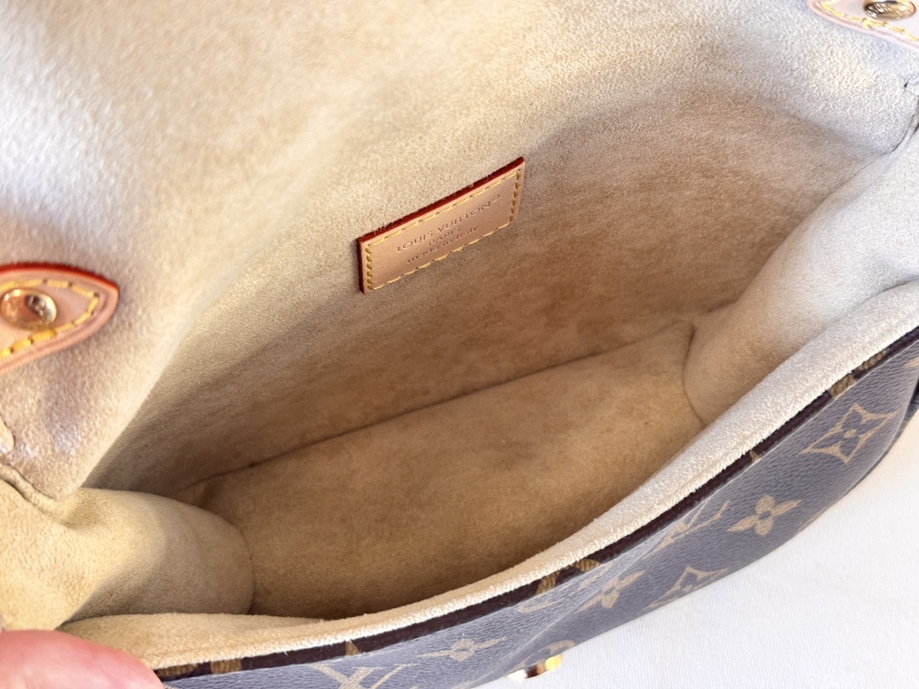 Saumur BB Monogram