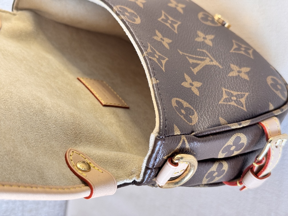 Saumur BB Monogram