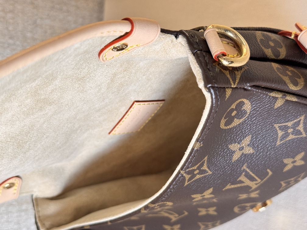 Saumur BB Monogram