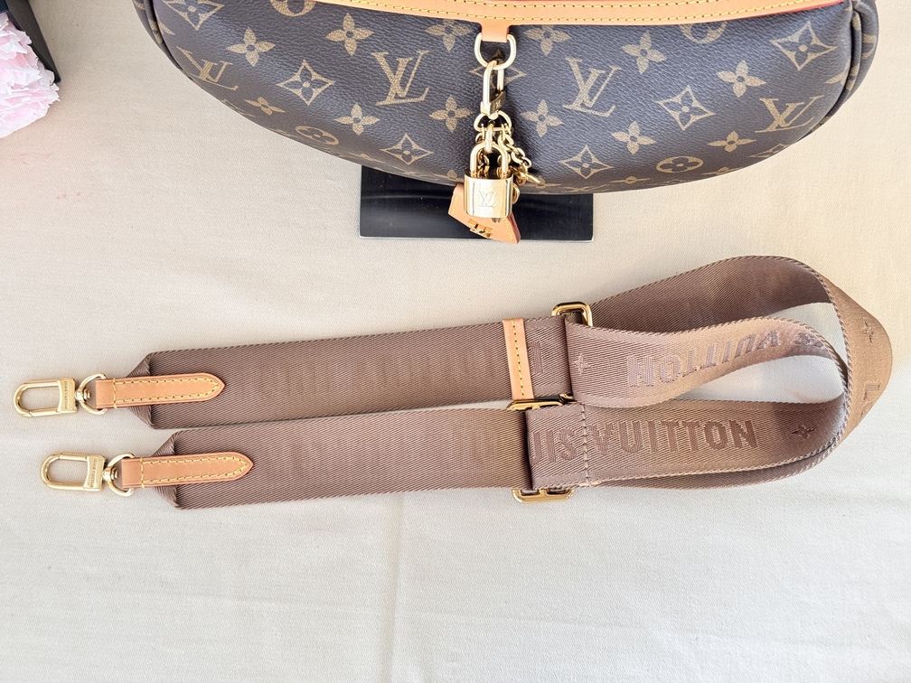 Looping NM Monogram