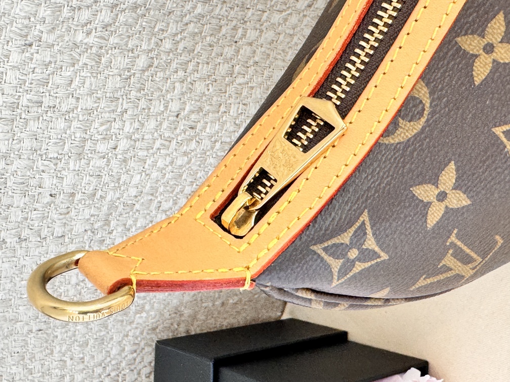 Looping NM Monogram