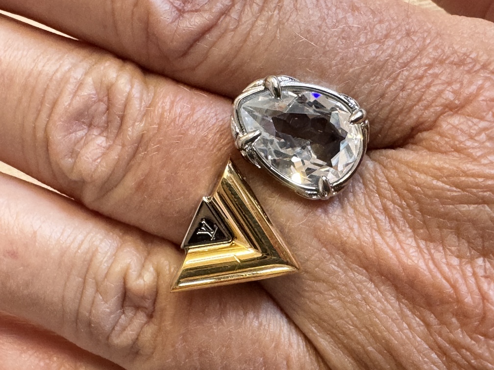 Ring V for Vuitton