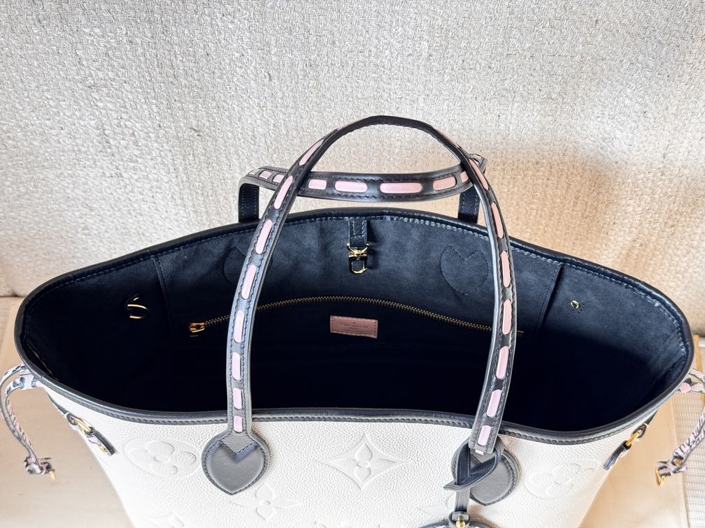 Neverfull MM Wild at Heart creme