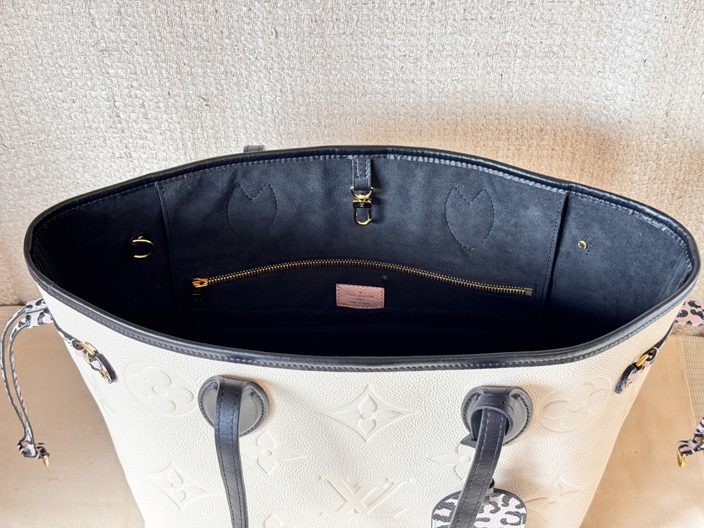 Neverfull MM Wild at Heart creme