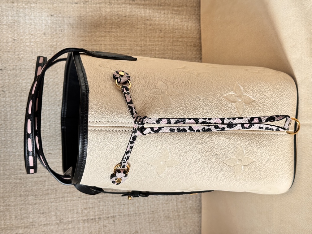 Neverfull MM Wild at Heart creme