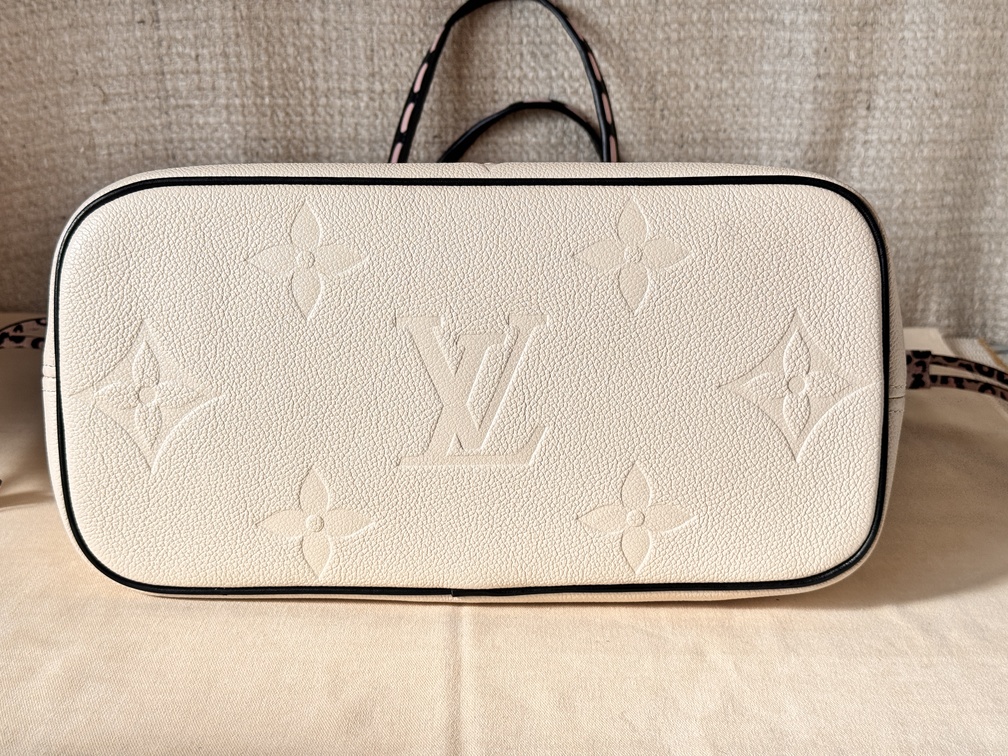 Neverfull MM Wild at Heart creme