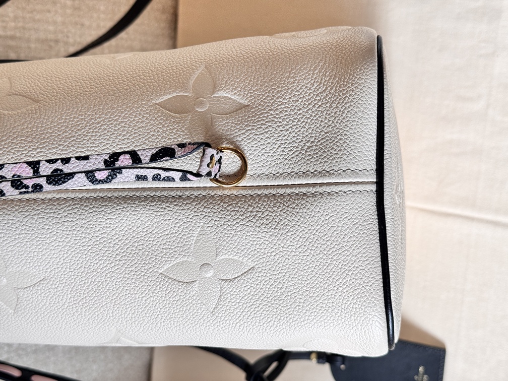 Neverfull MM Wild at Heart creme