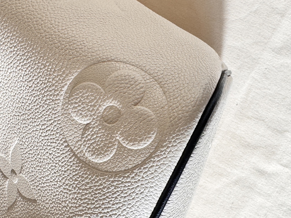 Neverfull MM Wild at Heart creme