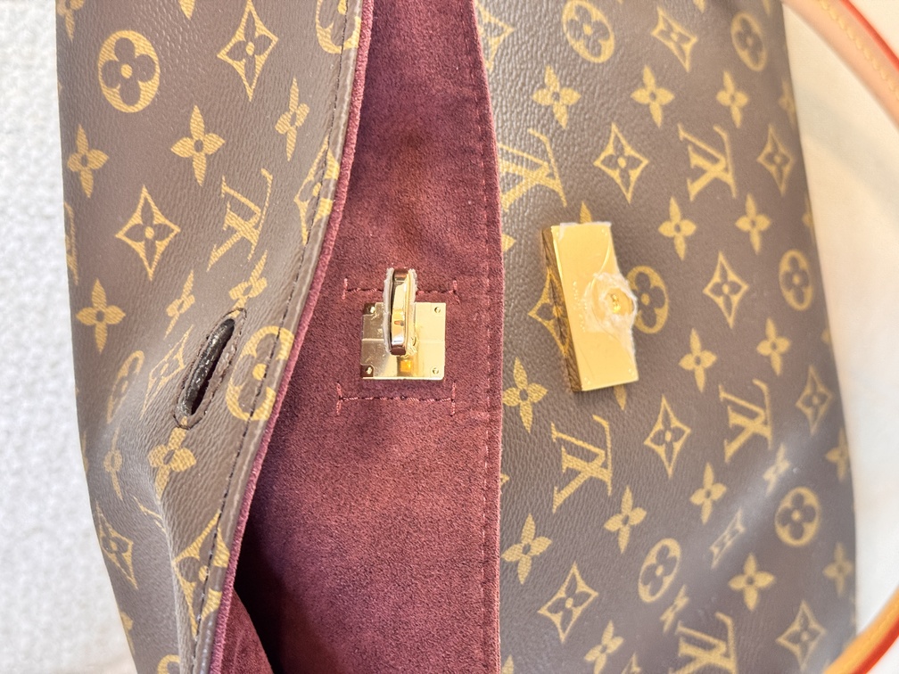 Hide Away MM Monogram