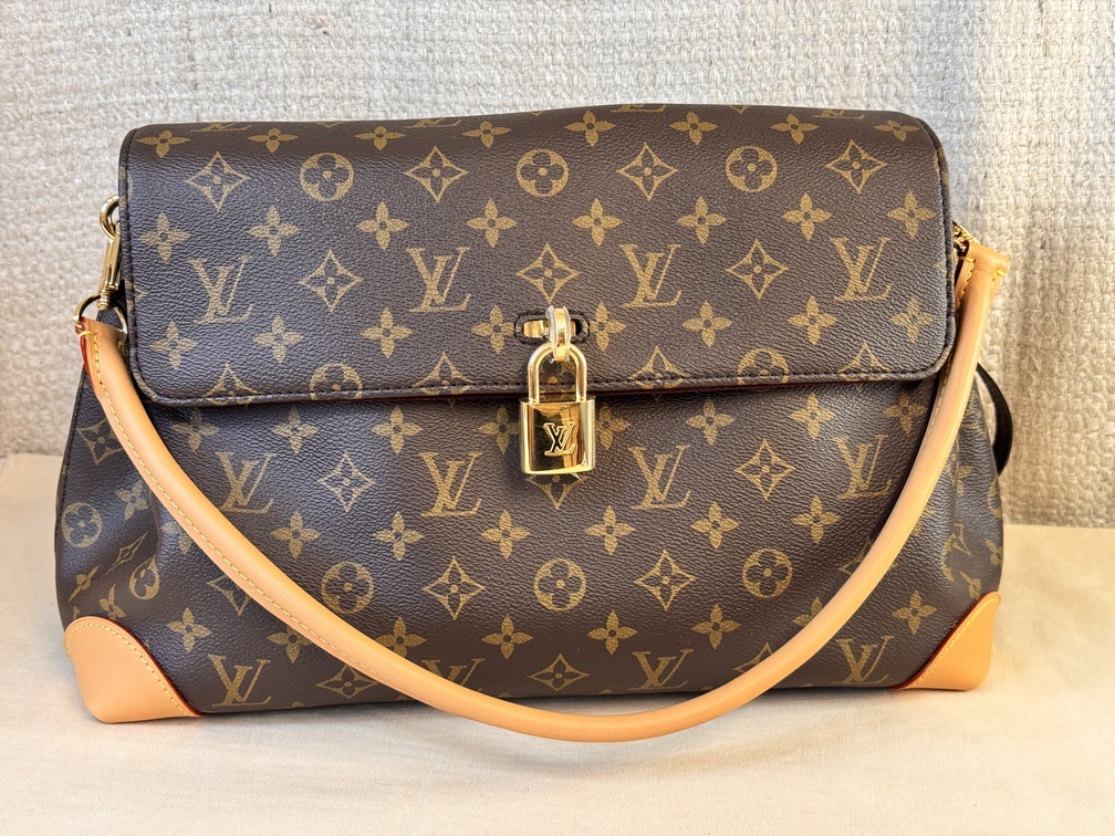 Hide Away MM Monogram