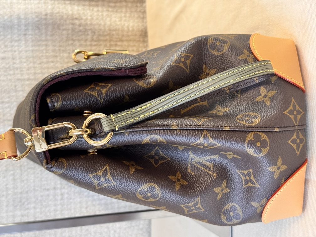 Hide Away MM Monogram