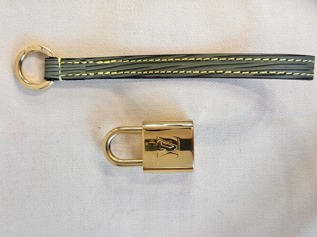 Hide Away MM Monogram