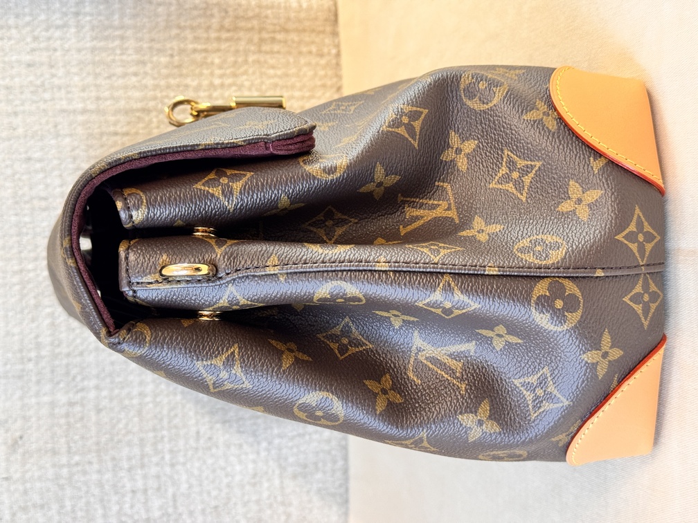 Hide Away MM Monogram