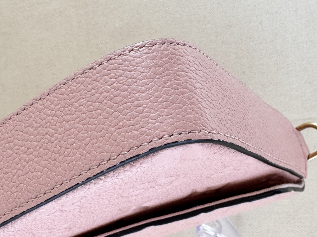 Felicie Pochette Empreinte Rose Poudre