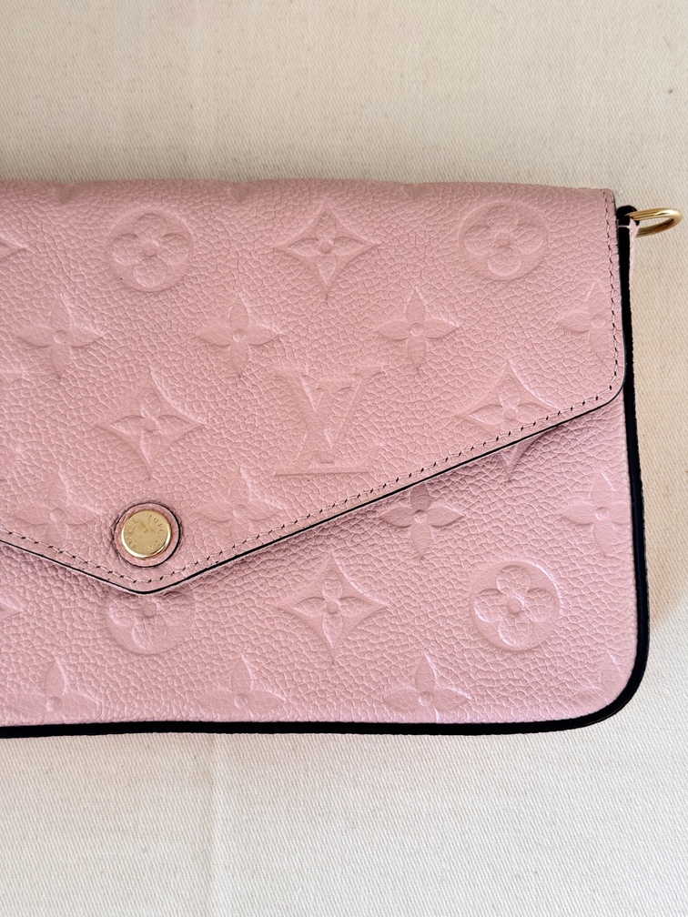 Felicie Pochette Empreinte Rose Poudre