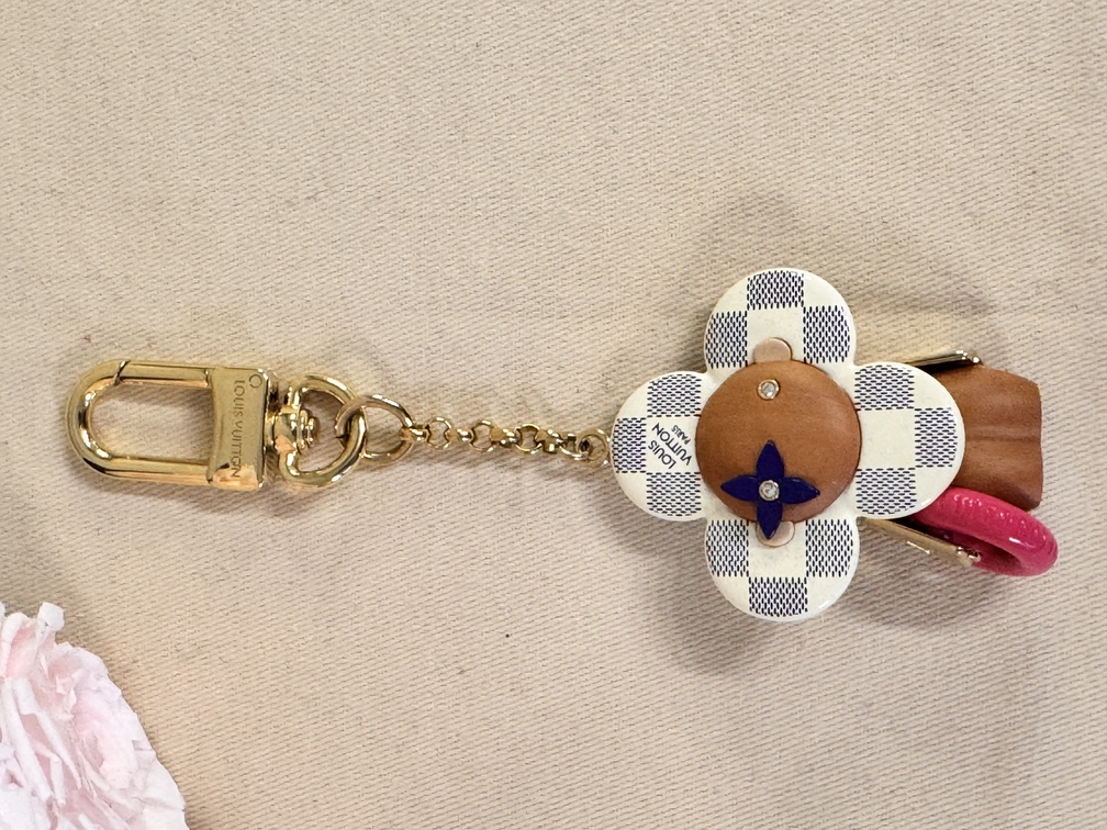 Taschenschmuck Vivienne Damier Azur