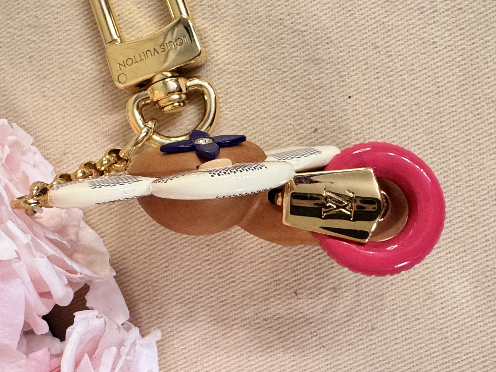 Taschenschmuck Vivienne Damier Azur