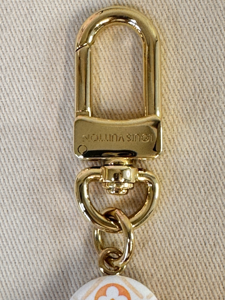 Taschenschmuck Vivienne By The Pool coral