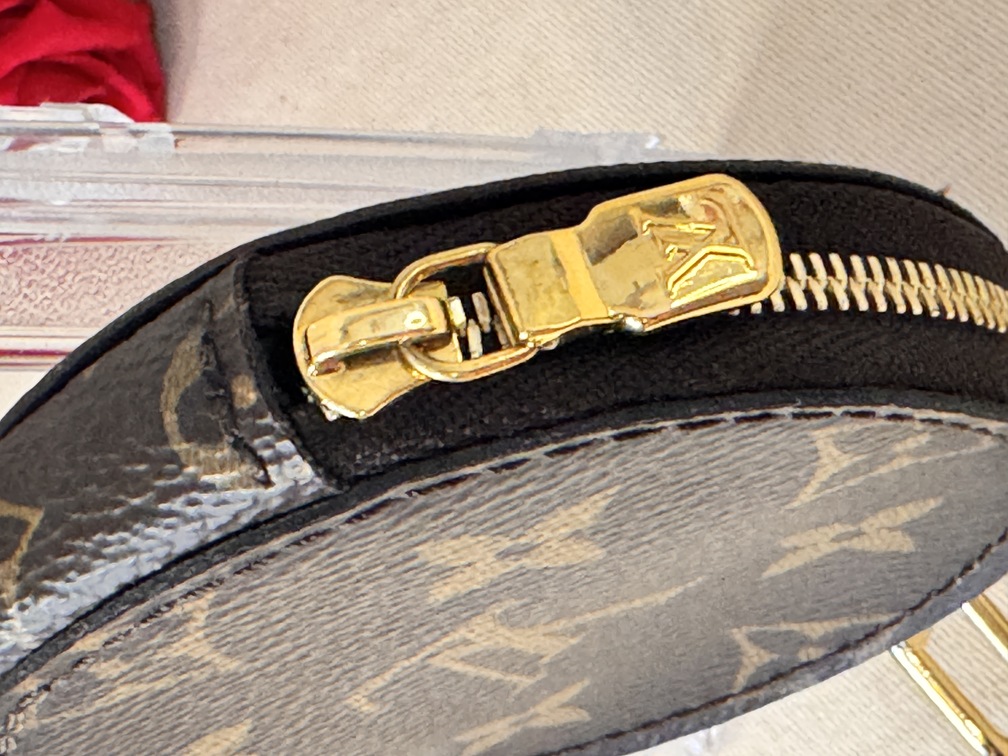 Round coin Münztäschchen Monogram