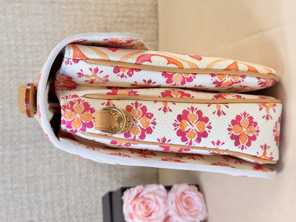 Pochette Metis By The Pool coral