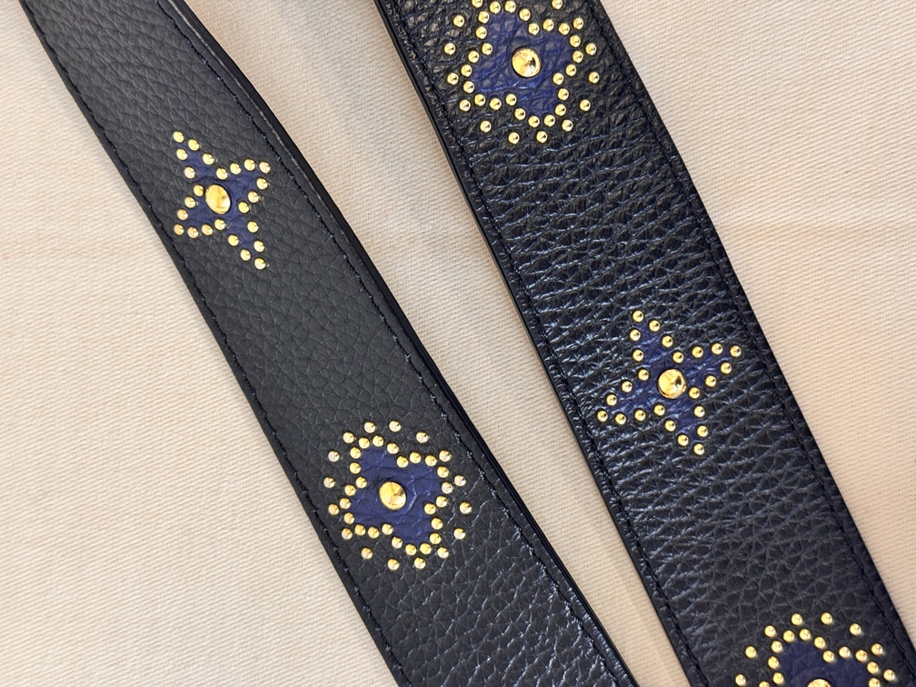 Bandouliere Schultergurt schwarz / blau studs