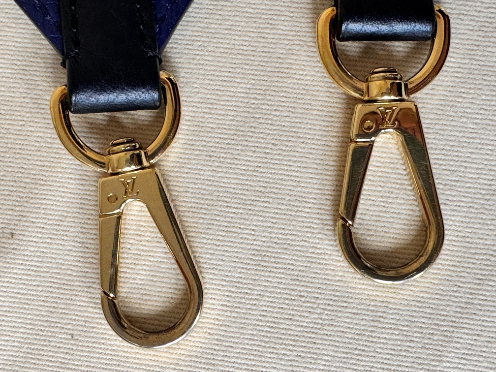 Bandouliere Schultergurt schwarz / blau studs