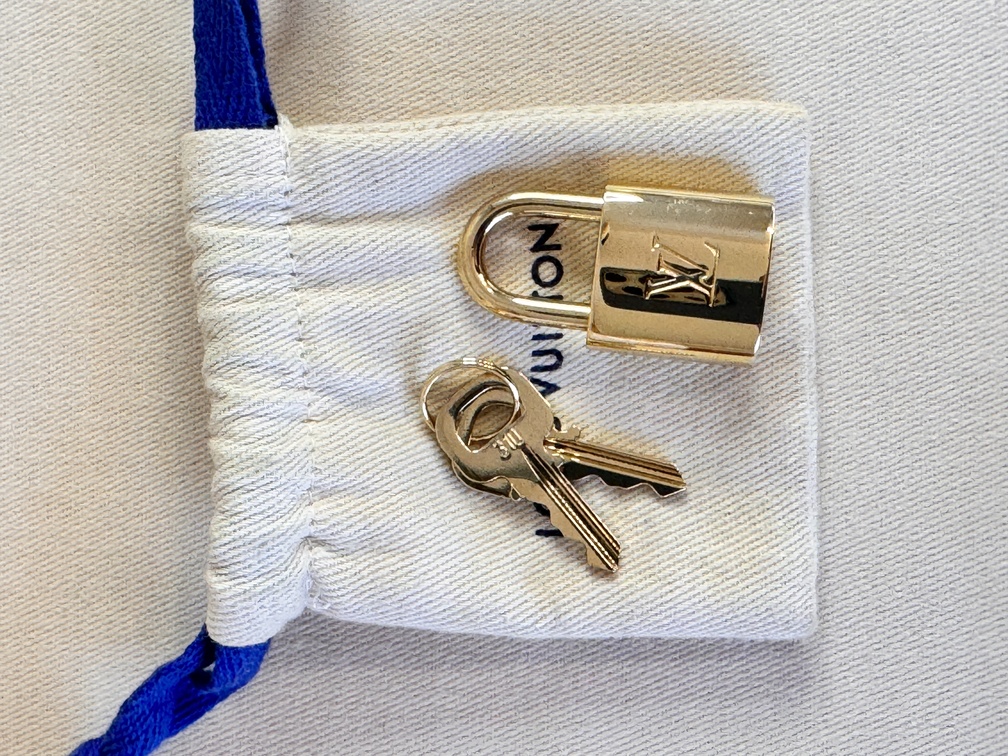 Speedy 20 B By The Pool coral