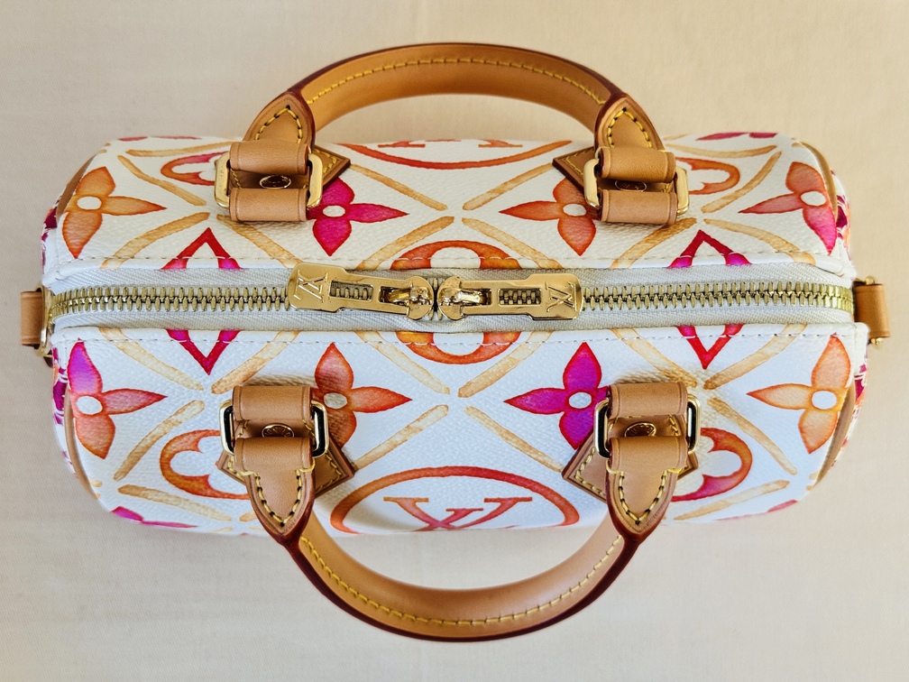 Speedy 20 B By The Pool coral