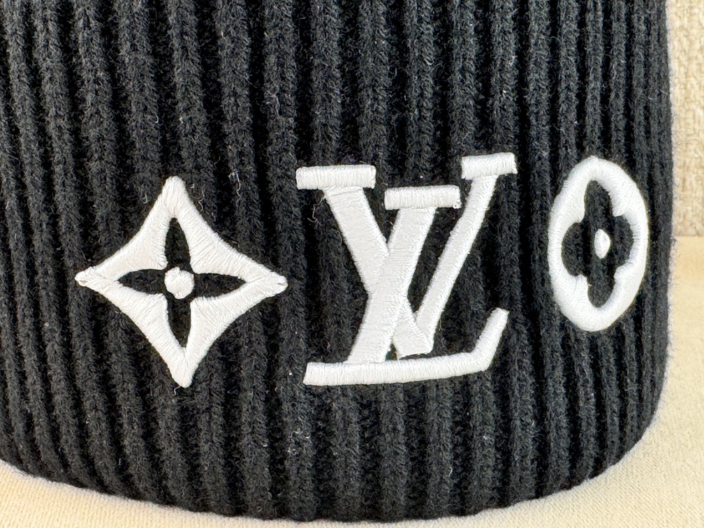 Mütze Beanie Headline schwarz