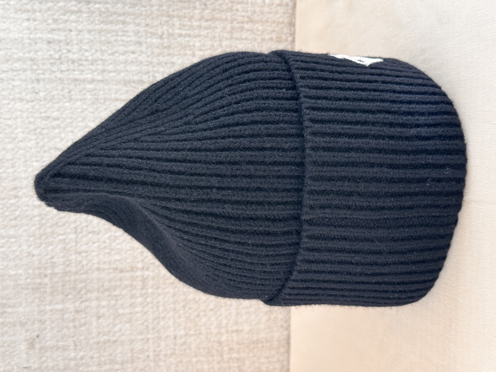 Mütze Beanie Headline schwarz