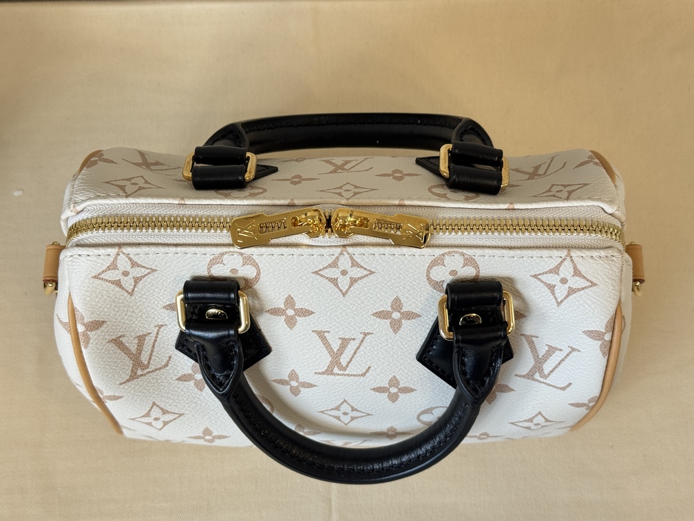 Speedy 20B Monogram Dune