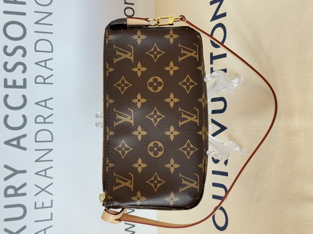 Pochette Accessoires Monogram