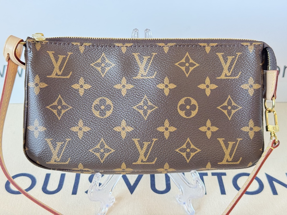 Pochette Accessoires Monogram