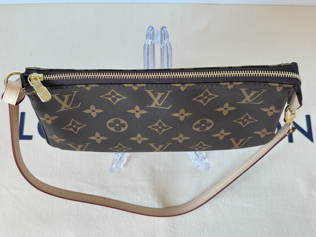Pochette Accessoires Monogram