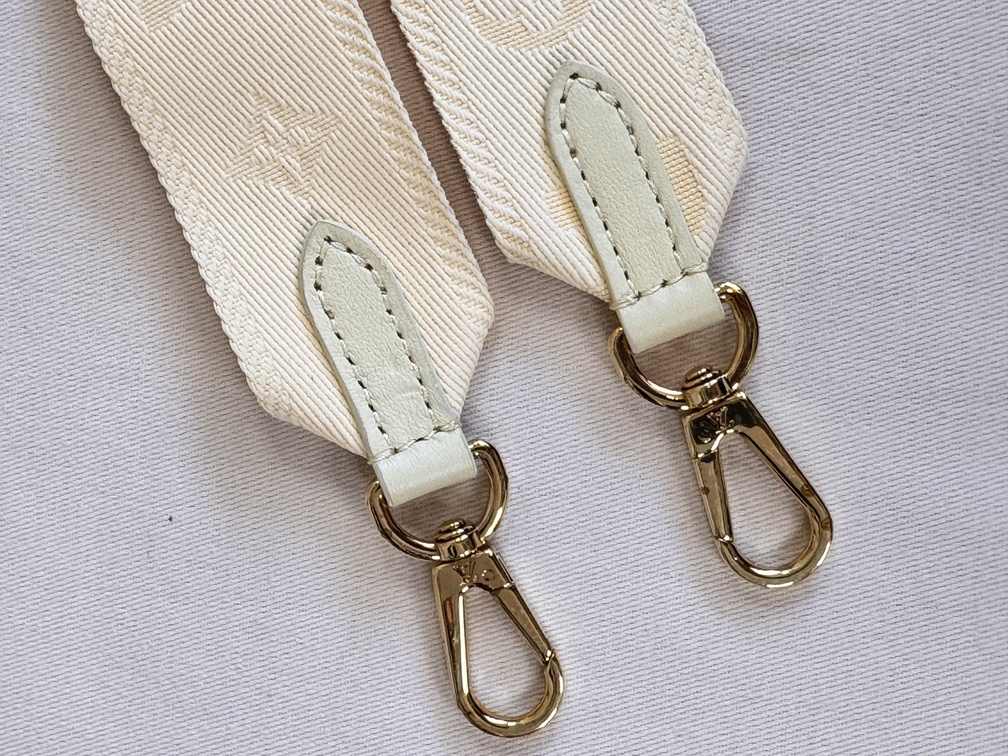 Wallet on strap bubblegram buttergelb