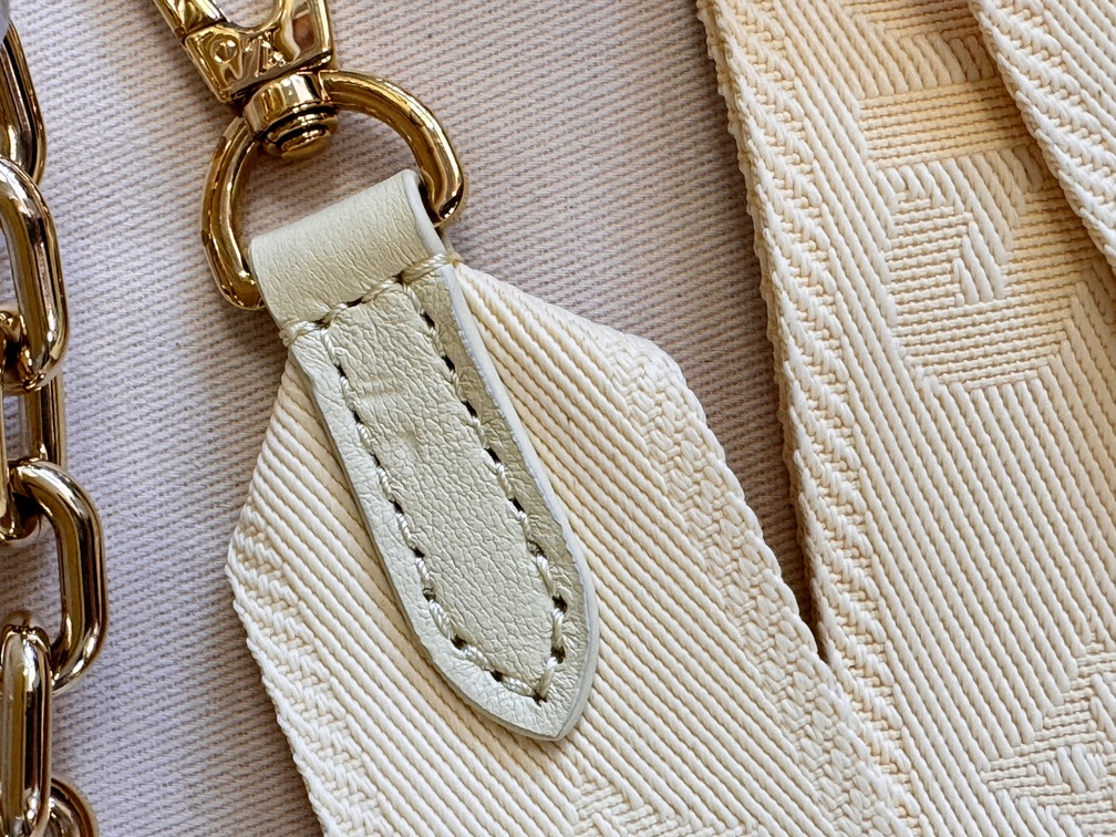 Wallet on strap bubblegram buttergelb
