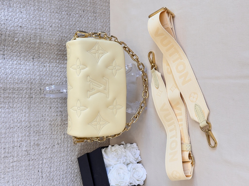 Wallet on strap bubblegram buttergelb